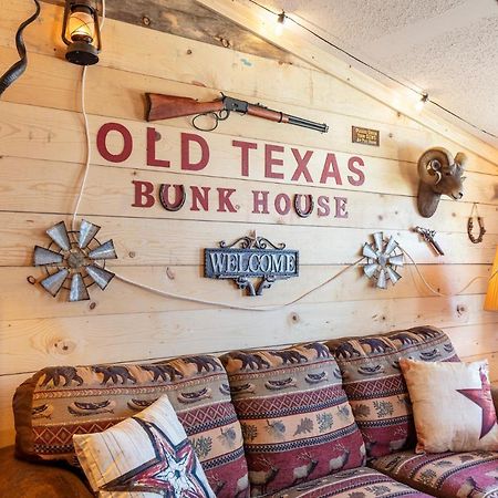 Old Texas Bunkhouse Hostel Wills Point Ngoại thất bức ảnh
