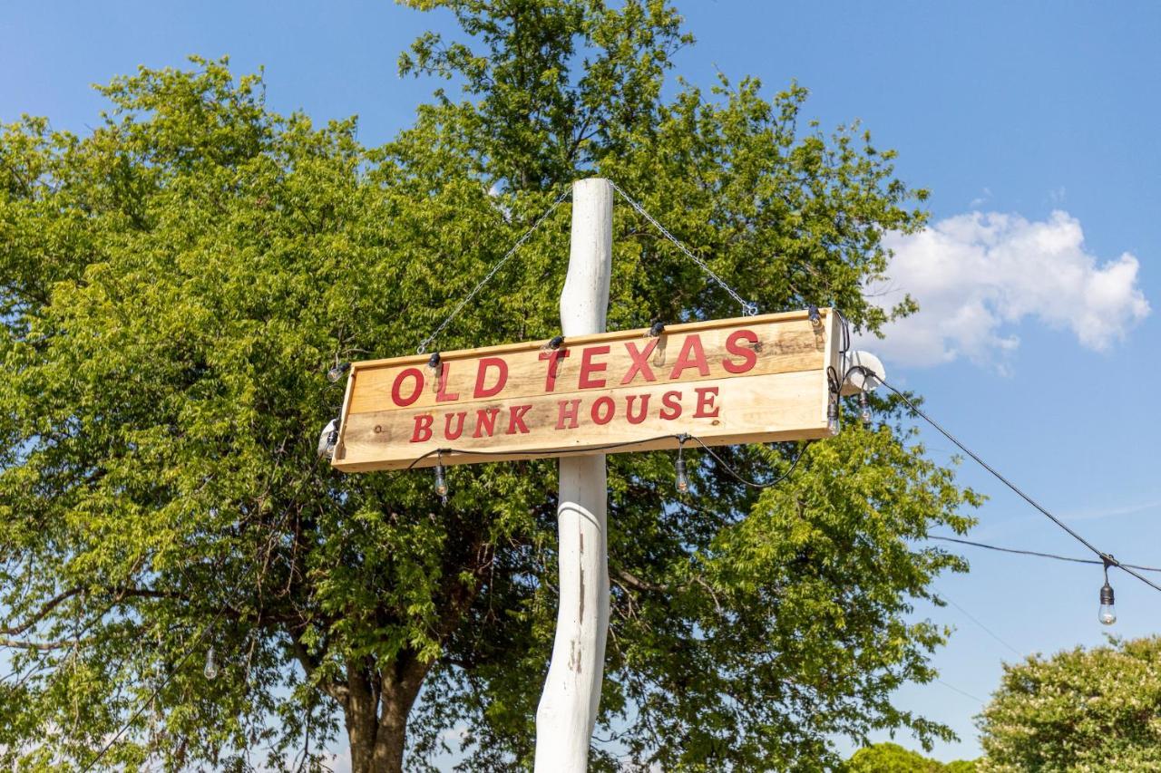 Old Texas Bunkhouse Hostel Wills Point Ngoại thất bức ảnh